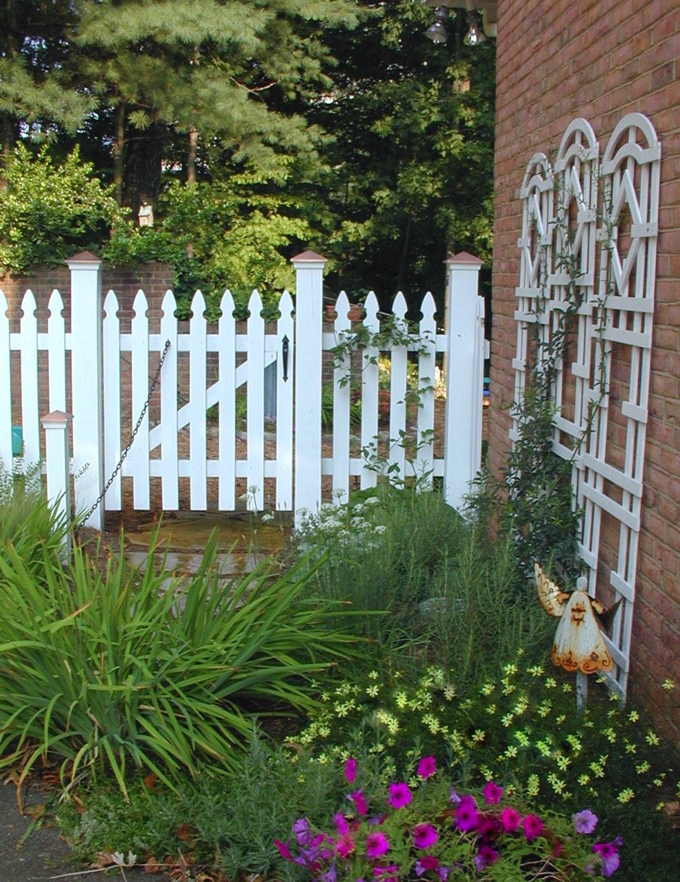 Picket fence herbs perennials copy